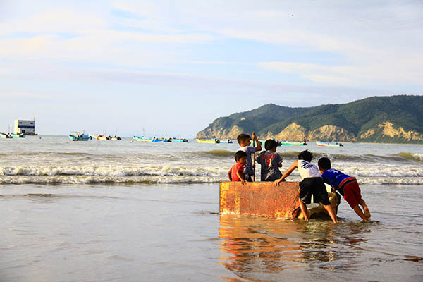 Highlights of Puerto Lopez Beach