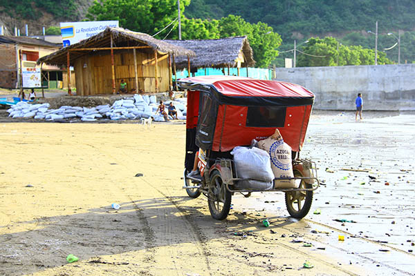 Transportation in Puerto Lopez Beach, Ecuador