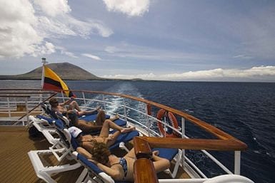 Guide to avoid seasickness in Galapagos